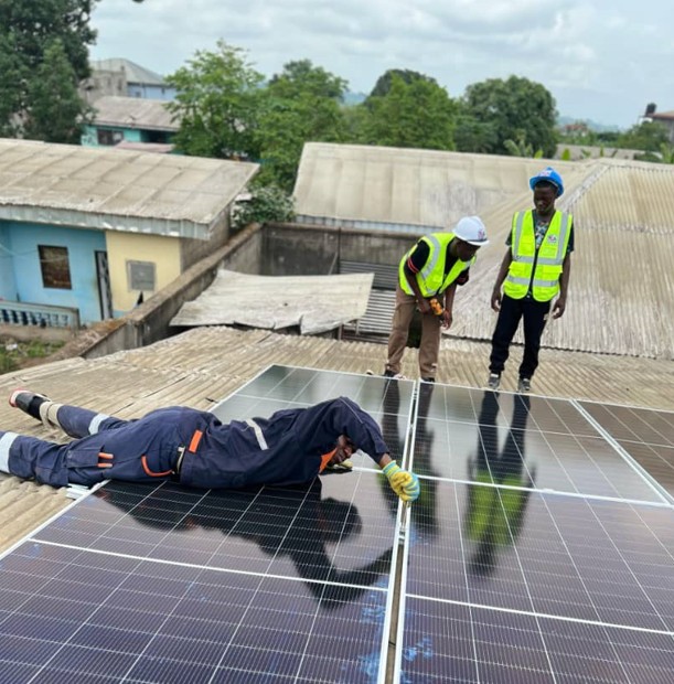 Assistance des populations en l’installation des systèmes solaires en vue de la production de l’électricité